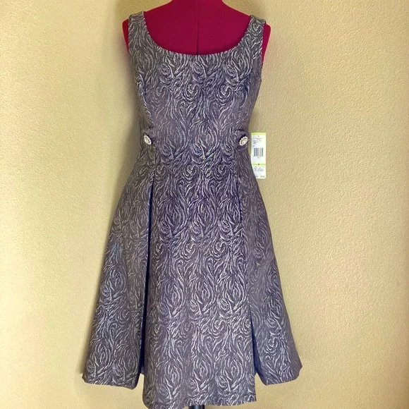 Evan Picone Dresses | Evan Picone Fit And Flare Classic Dress | Color: Black/Silver | Size: 4-6 | City_And_Color's Closet